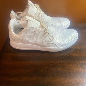 Jordans-7Y OR 8.5 womens